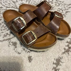 Birkenstock Arizona big buckle.